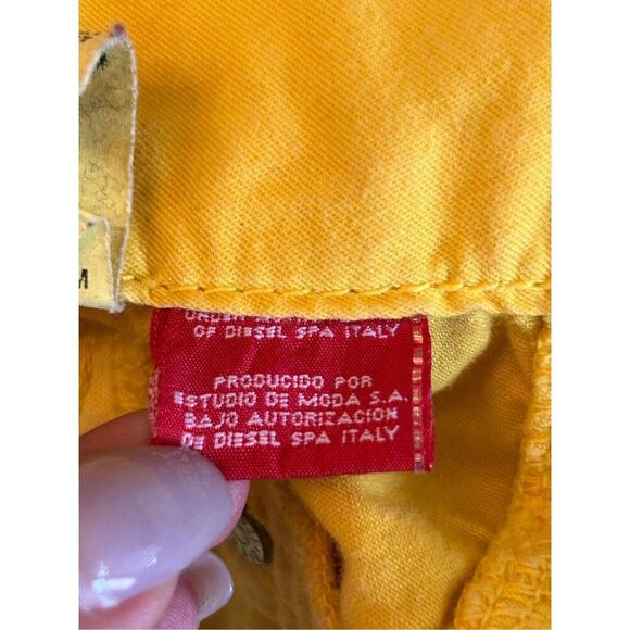 Vintage Diesel Industry Yellow Low Rise Micro Shorts Women’s Sz 8 Y2K Festival - Picture 7 of 10